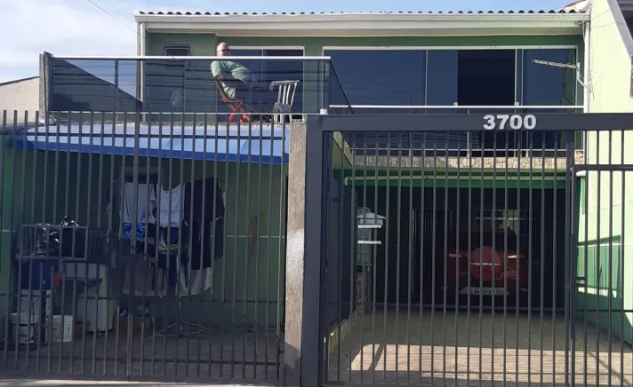 Sobrado + casa a venda em Curitiba-PR